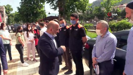 Amasyalılar gözyaşları eşliğinde Vali Varol  Ağrı’ya uğurladı