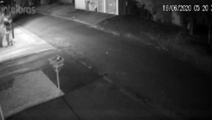 Câmera registra furto de bicicleta durante a madrugada no Bairro Cancelli