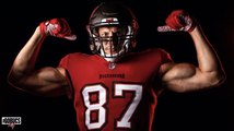 NFL News: First Look at Rob Gronkowski in Tampa Bay Uniforms