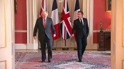 PM and Macron view wartime artefacts