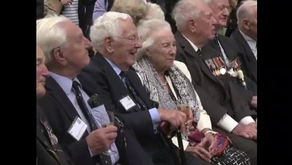 Morre ‘namorada das forças armadas’ britânicas