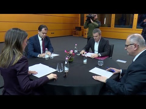 Ora News - Përfundon mbledhja e Këshillit Politik: Emërimet në KQZ ndajnë PD-PS