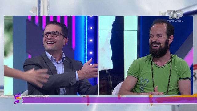 Plas dashuria live, të ftuarit nuk ndahen nga njëri-tjetri!