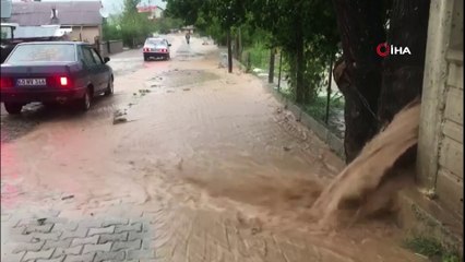 Tokat'ta ekili alanları dolu vurdu