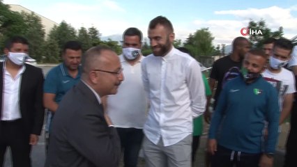 Vali Atik: “Ben artık Denizlispor taraftarıyım”
