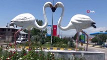 Erciş’teki caddeler Türk bayrakları ve flamalarla donatıldı