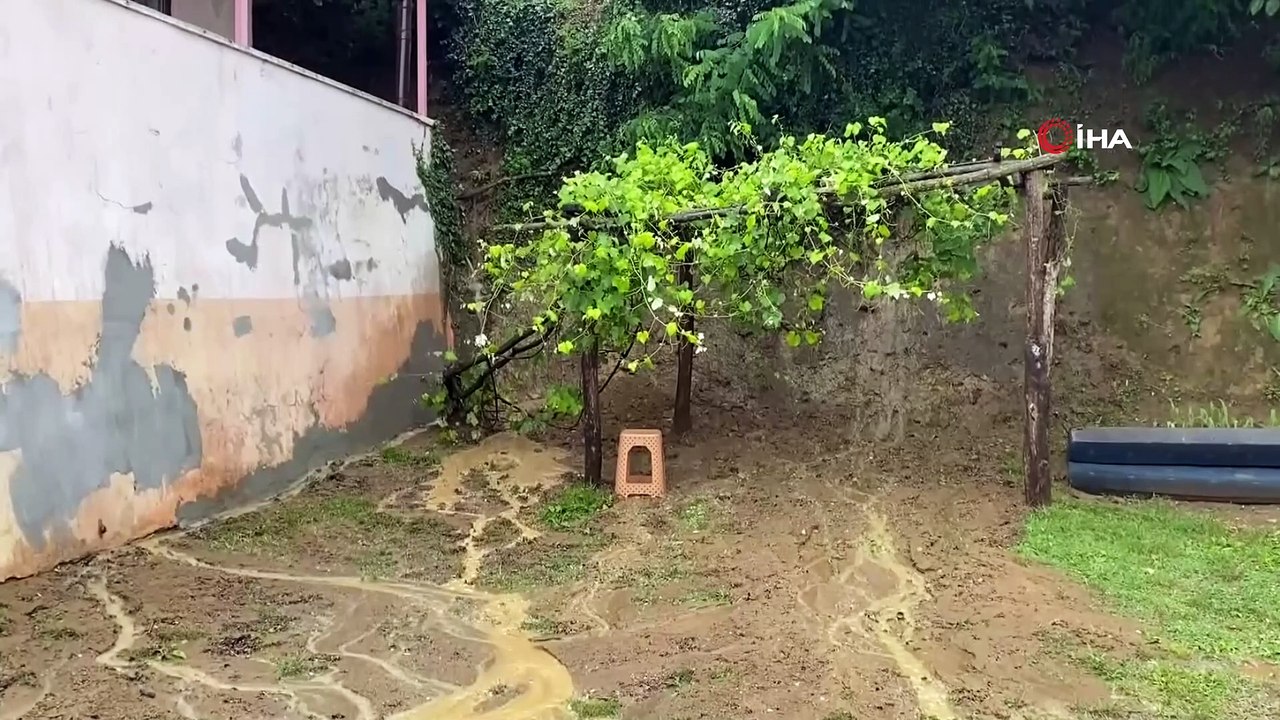 Düzce’de meydana gelen selde dereler taştı, evleri su bastı