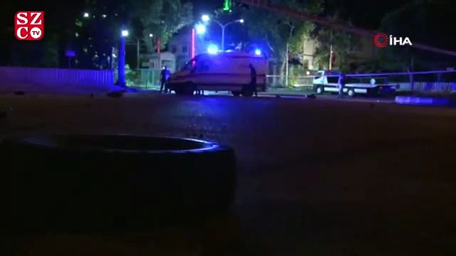 Refüje çarparak takla atan otomobilden yola savrulan genç öldü