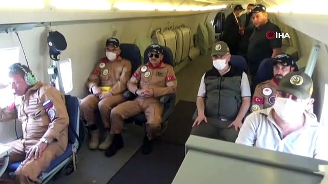 Yeni yangın söndürme uçağını Tarım ve Orman Bakanı Pakdemirli denedi