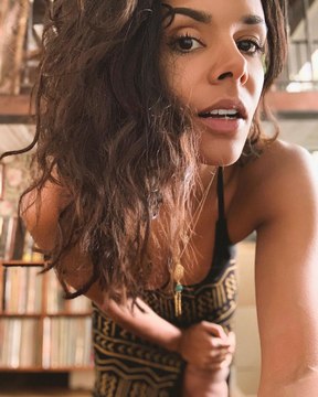 Shy’m enflamme Instagram avec un décolleté plongeant