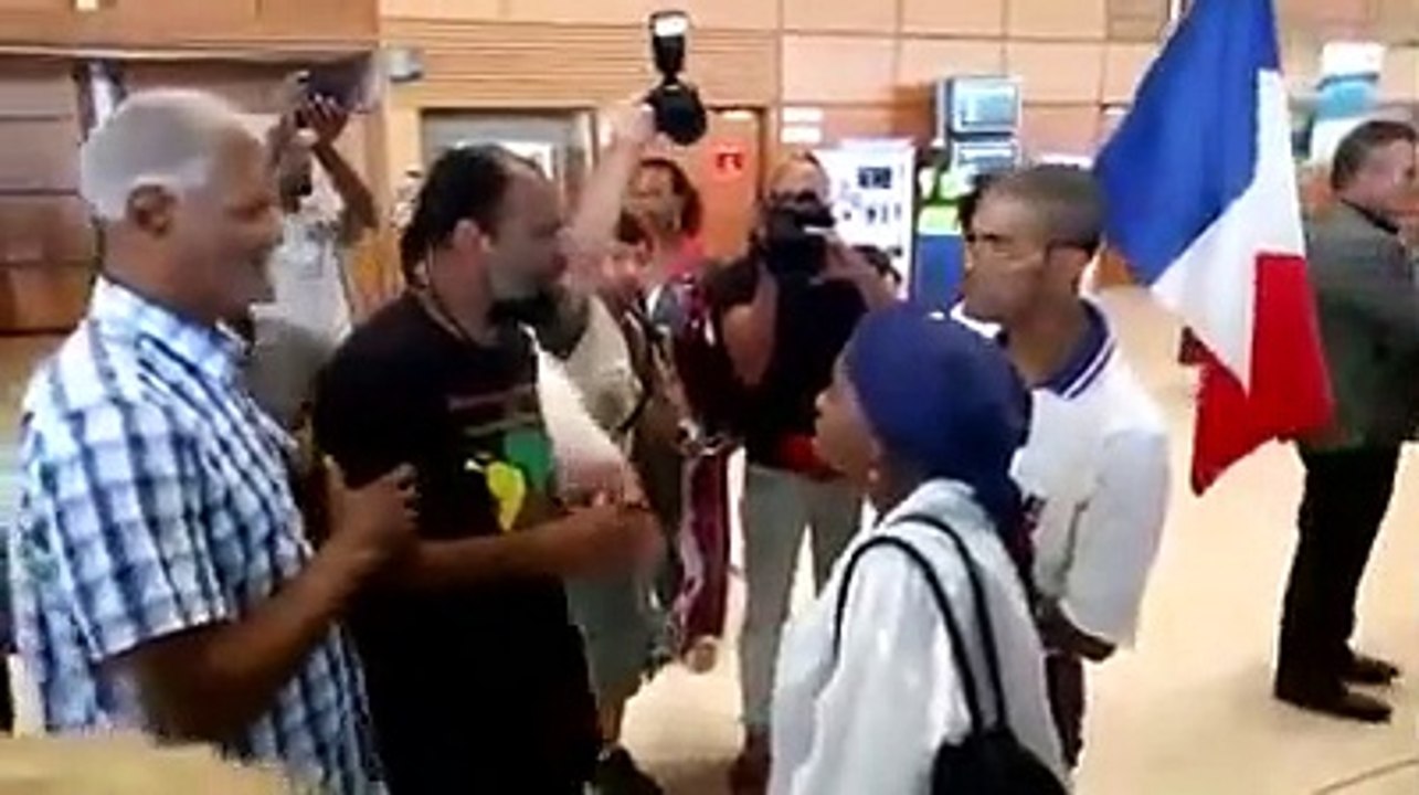 L'arrivée de Marine Le Pen en Guyane n'a pas fait que des heureux