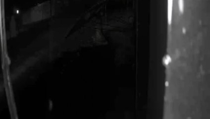 Vídeo mostra carros se envolvendo em forte colisão no Bairro Neva