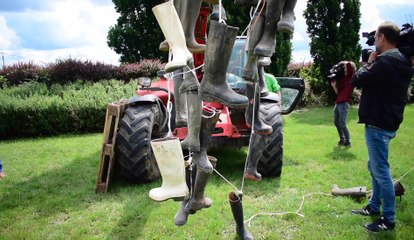 Gembloux: les agriculteurs wallons en ont "plein les bottes" et le font savoir
