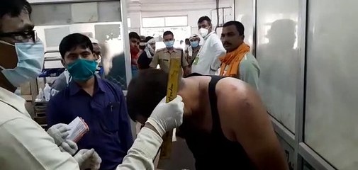 बीजेपी नेता को दबंगों ने पीटा, हाल जानने पहुंचे मेनका गांधी के प्रतिनिधि
