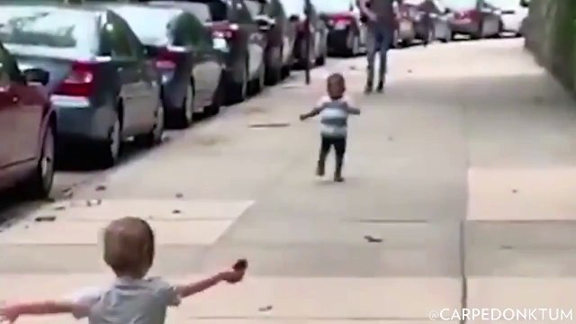 Trump manipula videos de la CNN para ridiculizar los conflictos raciales en Estados Unidos