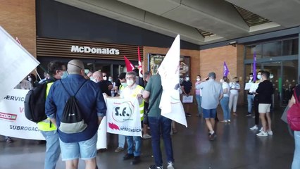 Скачать видео: Sindicatos reivindican el regreso de trabajadores de Renfe