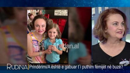 Ja si ja ka shpjeguar Aulona vajzes se saj puthjen ne buze