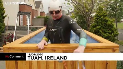Dans sa piscine, ce triathlète aveugle fait du surplace pour aller plus vite