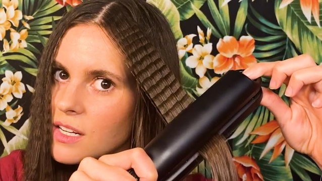 Automatic rotating hair crimper gives you texture in seconds