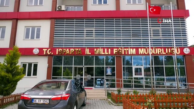 Isparta İl Milli Eğitim Müdürü Yılmaz, LGS’ye girecek öğrencileri telefonla aradı