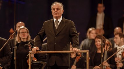 Maestro Daniel Barenboim: Live music must survive the pandemic | Talk to Al Jazeera