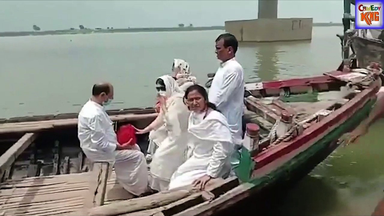 Sushant Singh Rajput Asthi Visarjan By His Father At River Ganga