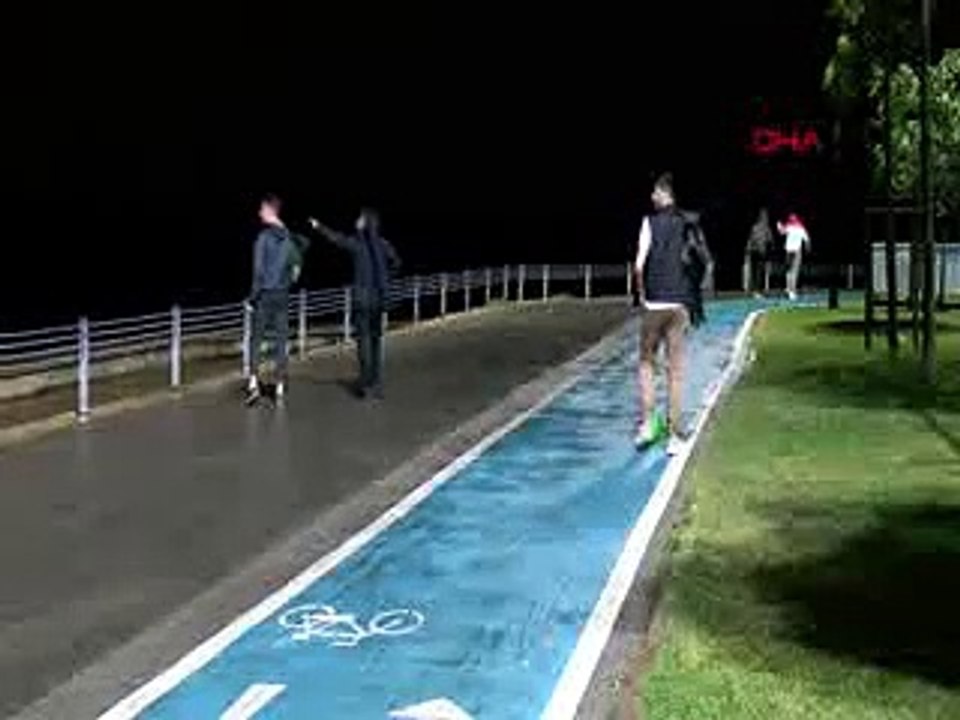 İstanbul’da şimşekler geceyi aydınlattı