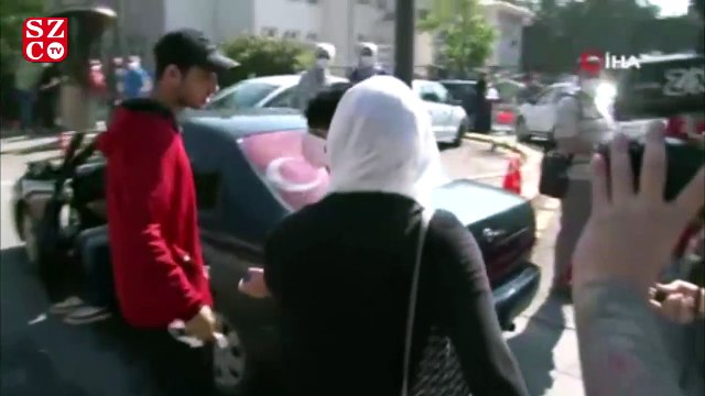 Kimliklerini unutan öğrencileri veliler son anda sınava yetiştirdi