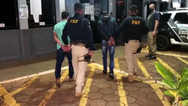 Jovens são detidos pela PRF por tráfico de drogas e embriaguez ao volante