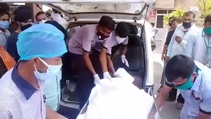 Скачать видео: कानपुर: बीएसपी नेता की गोली मार कर हत्या