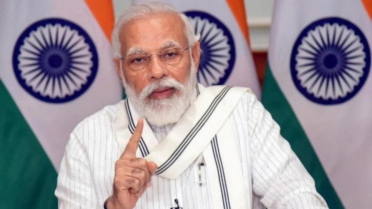 PM Modi launches employment scheme for migrant...
