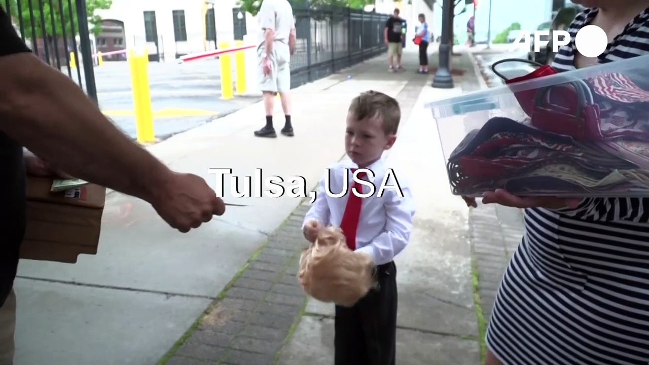 'Mini-Trump' verkauft Anti-Corona-Masken in Tulsa