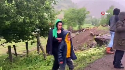 Bingöl'de Deprem, Elmalı Köyünde Evler Yıkıldı, Yaralılar Var