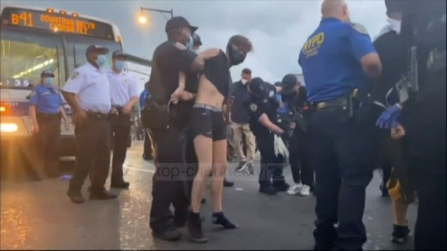 Top News - OKB, miratohet rezoluta/ Dënohet racizmi e dhuna policore