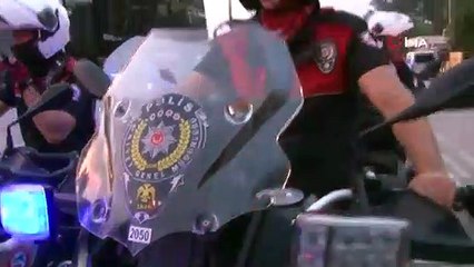 2 bin polisin katılımıyla dev hırsızlık operasyonu... Zanlıların kıskıvrak yakalandığı anlar kamerada