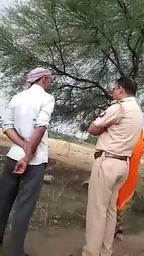 दरोगा की गुंडई, शिकायत करने पहुंचे शख्स को पीटा, Video वायरल