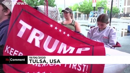 "Пятилетний Трамп" продаёт маски для сторонников президента США