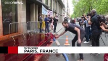 شاهد.. احتجاج في العاصمة باريس من نشطاء في حركة 