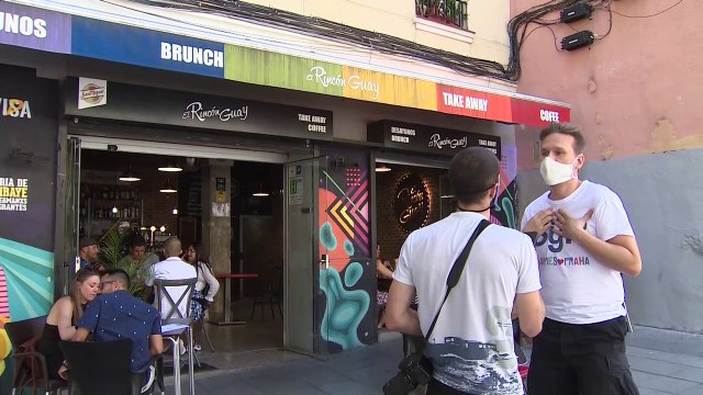 Diez bares de Lavapiés ofrecen gratis una tapa creada en el confinamiento