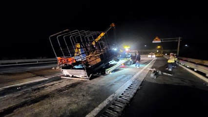 구리-포천고속도로 트럭 추돌 사고...1명 사망 / YTN