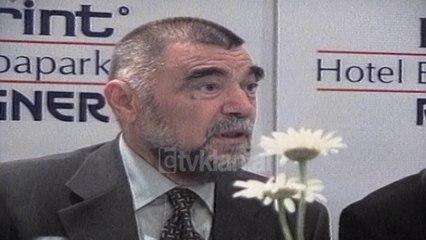 Presidenti kroat Stipe Mesiç perfundon viziten ne Tirane - (17 Qershor 2000)