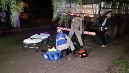 Motociclista atinge traseira de carreta estacionada no Bairro Nova Cidade