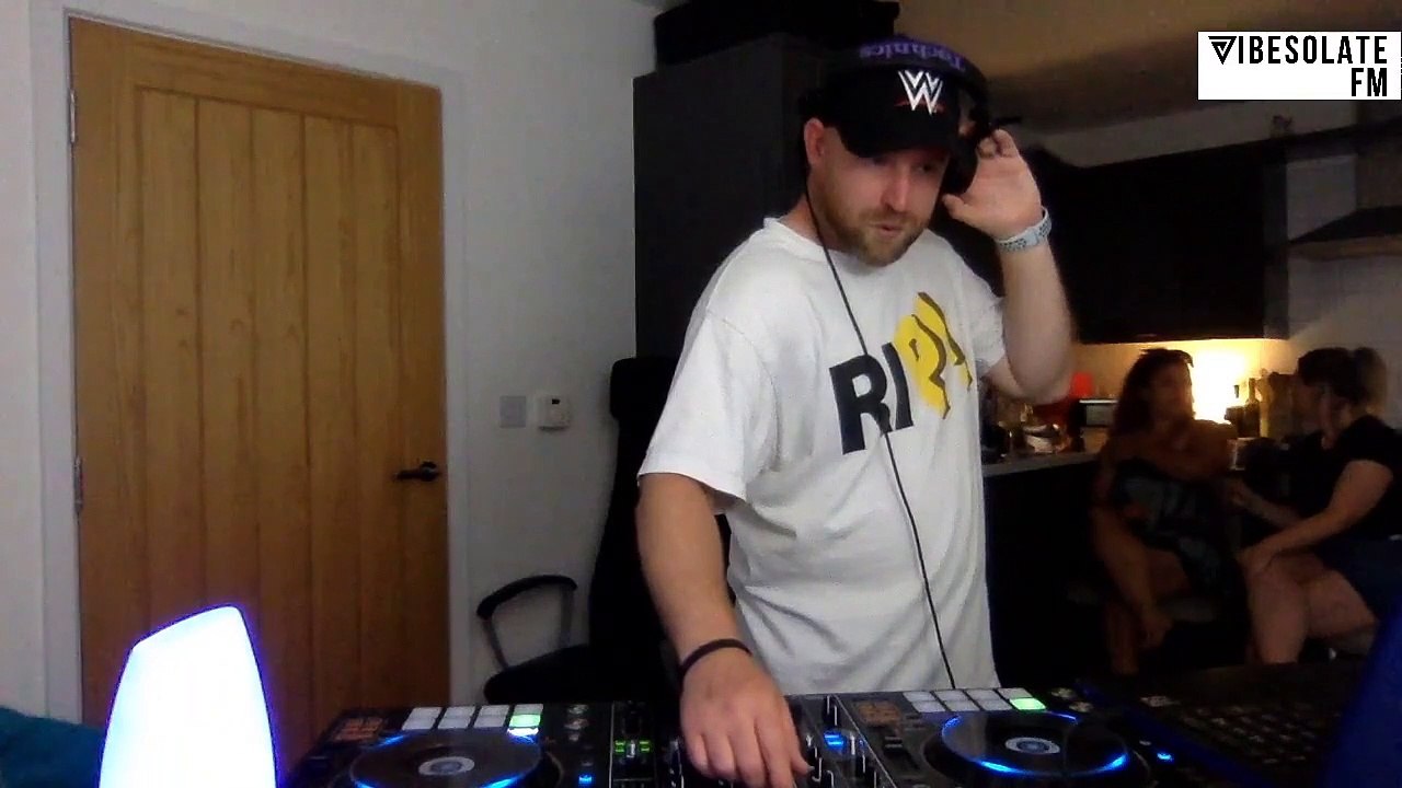 Vibesolate FM