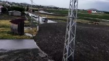 Erzincan’da sel 2 köy yolunu ve 1 ilçe yolunu böyle kapattı