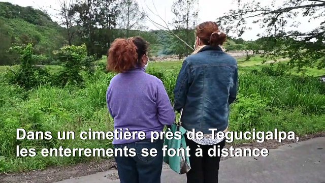Au Honduras, submergé par la pandémie de Covid-19, des enterrements à distance
