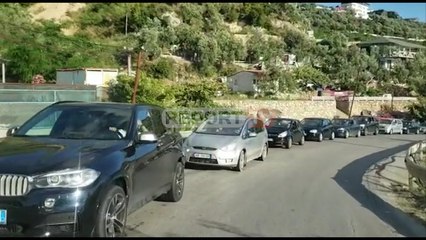 VIDEO-LAJM/ Fundjava krijon radhë kilometrike në aksin Orikum-Vlorë