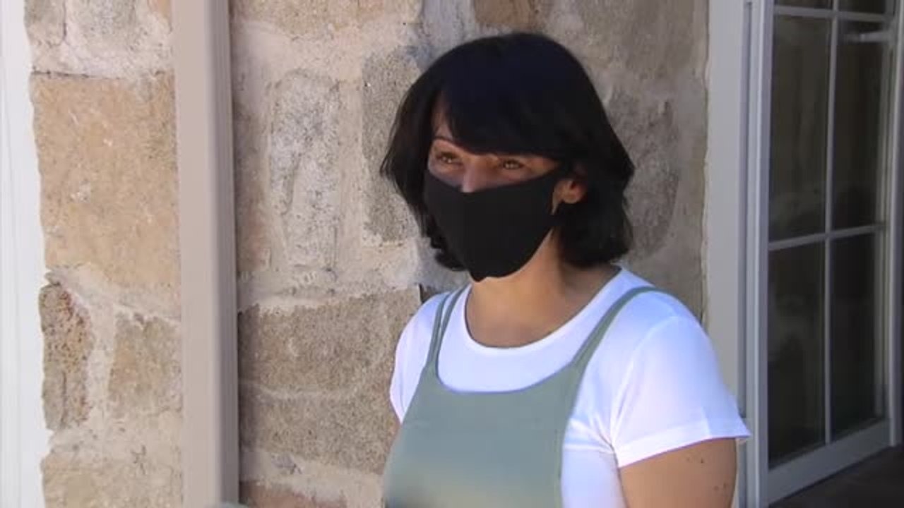 El fin del estado de alarma vuelve a reunir a familiares que llevaban más de tres meses separados