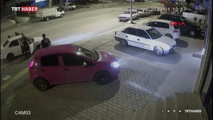 Kick boksçu trafikte tartıştığı 3 kişiyi yere serdi