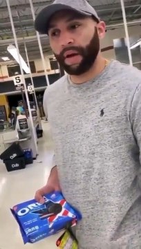 GEORGE FLOYD KILLER COP SEEN SHOPPING IN GROCERY STORE... LIKE NOTHING HAPPENED #blacklivesmatter