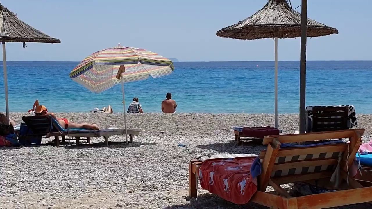 Më pak turistë të huaj/ Në Dhërmi të gjitha shp...